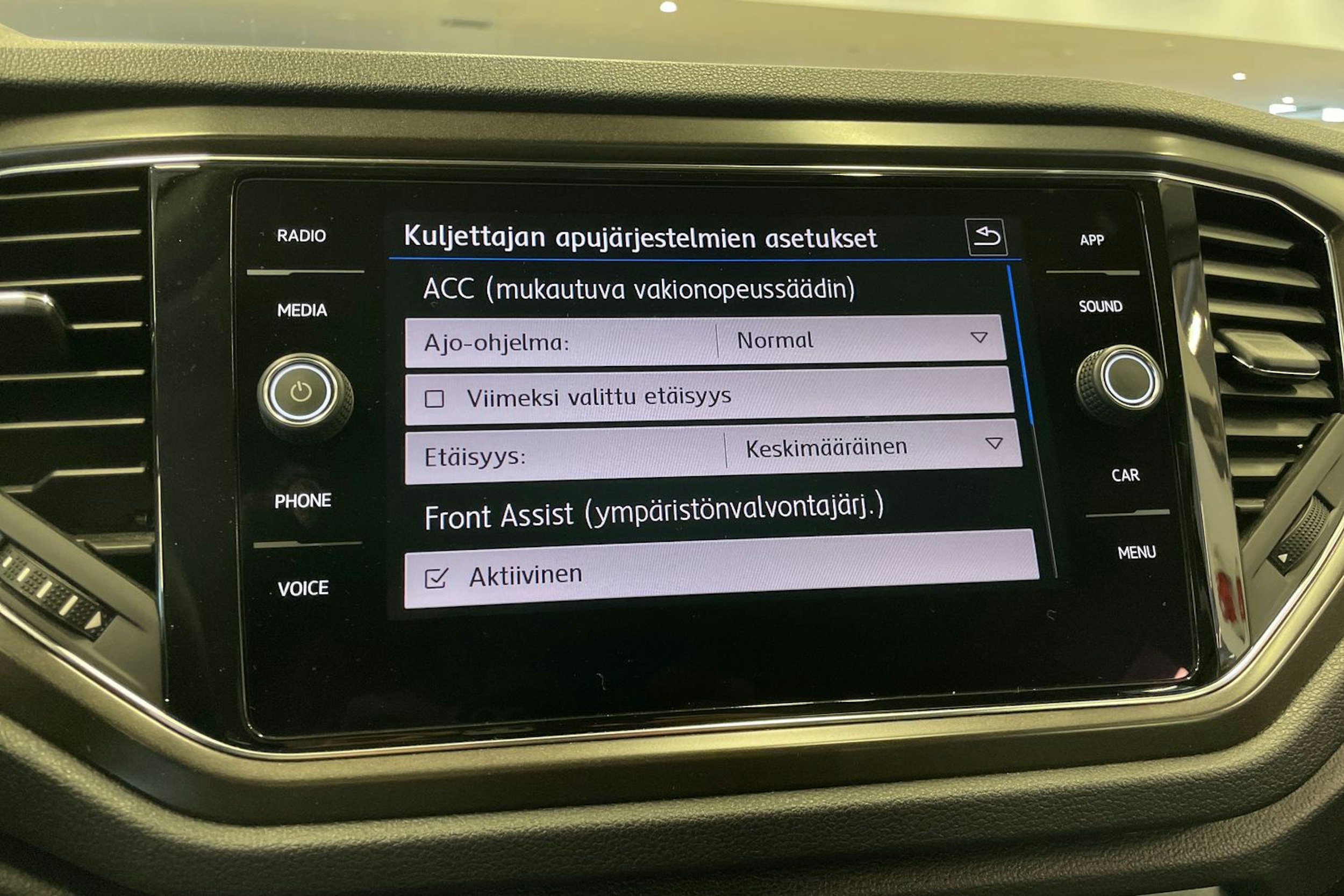 harmaa Volkswagen T-Roc 2019 kuva 17.