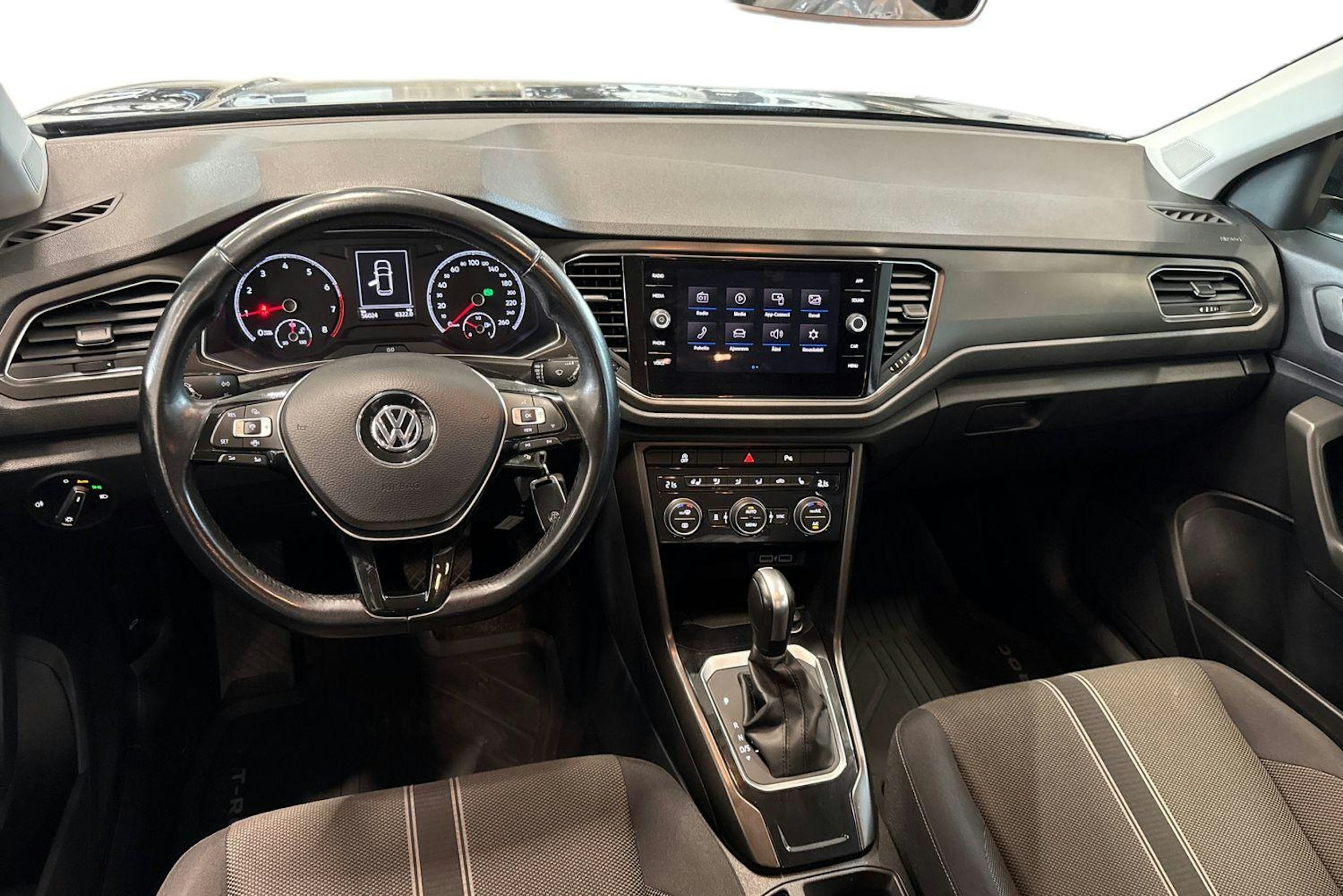 musta Volkswagen T-Roc 2019 kuva 9.