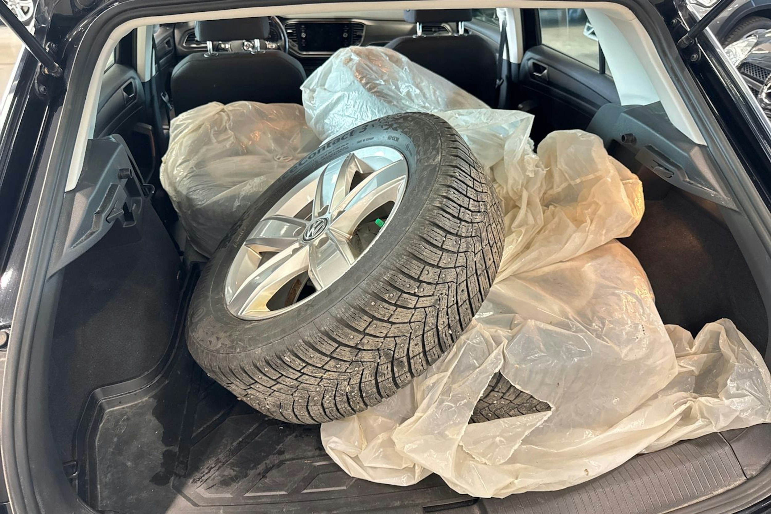 musta Volkswagen T-Roc 2019 kuva 20.