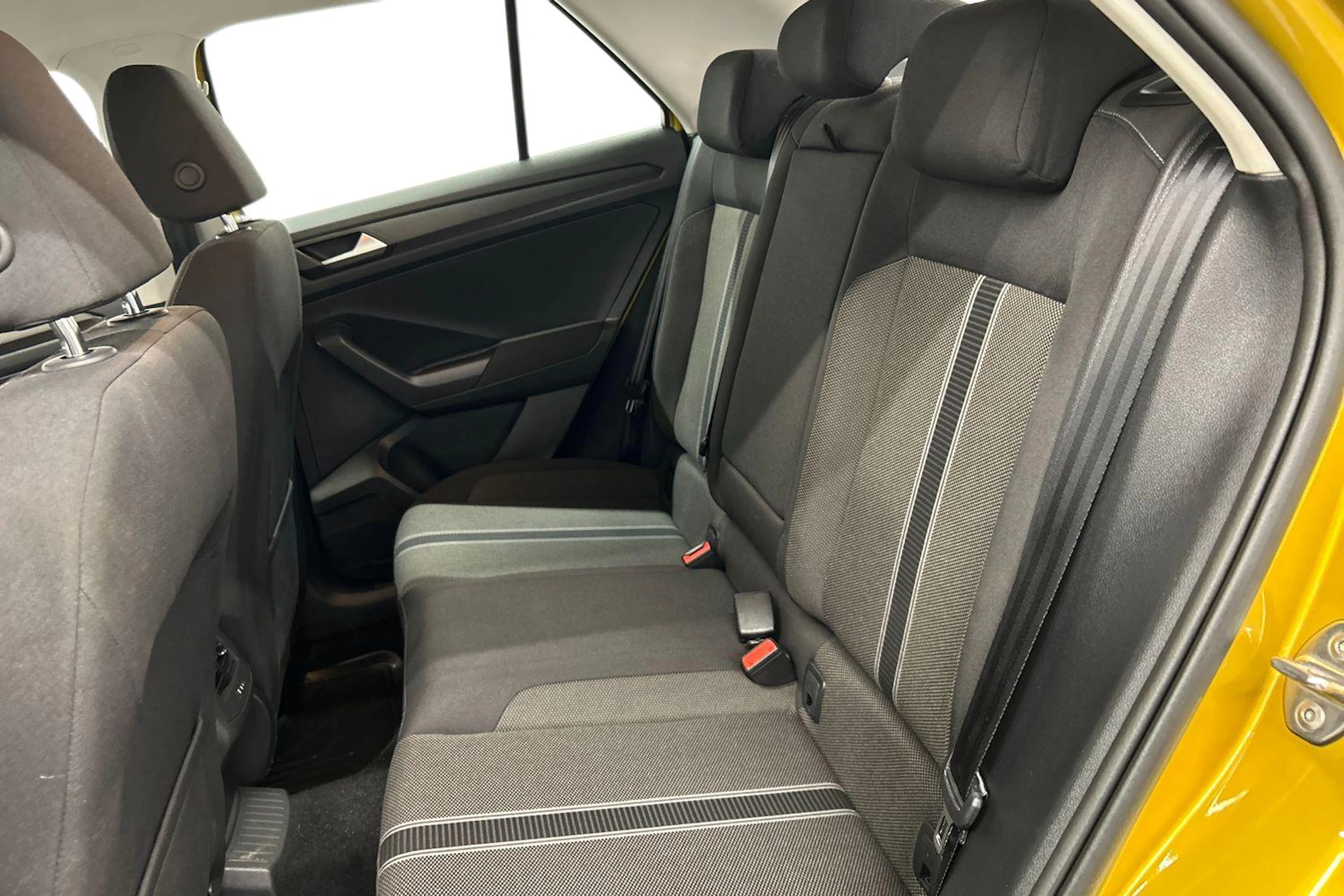 met. keltainen Volkswagen T-Roc 2019 kuva 8.