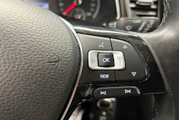 met. keltainen Volkswagen T-Roc 2019 kuva 17.