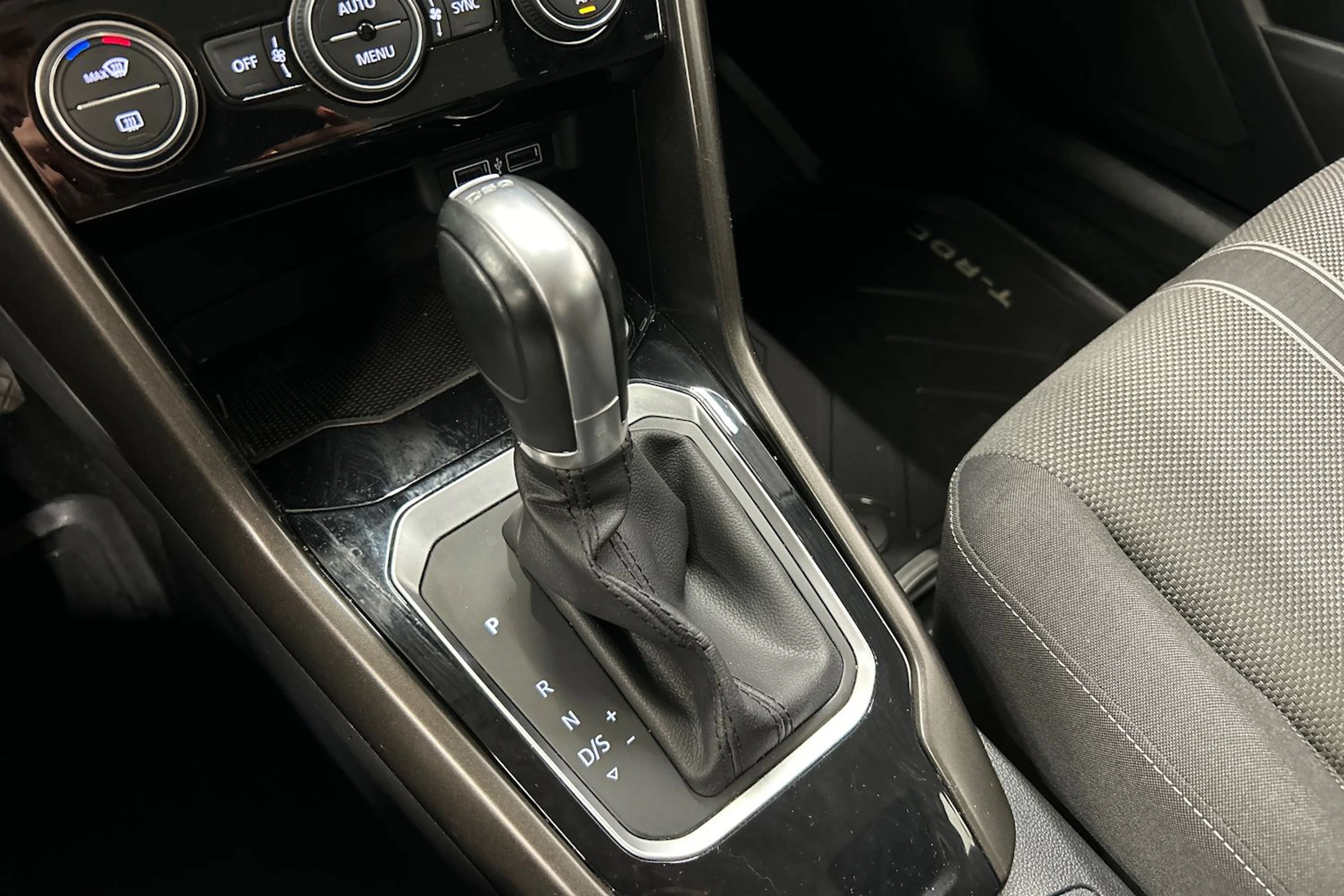met. keltainen Volkswagen T-Roc 2019 kuva 22.