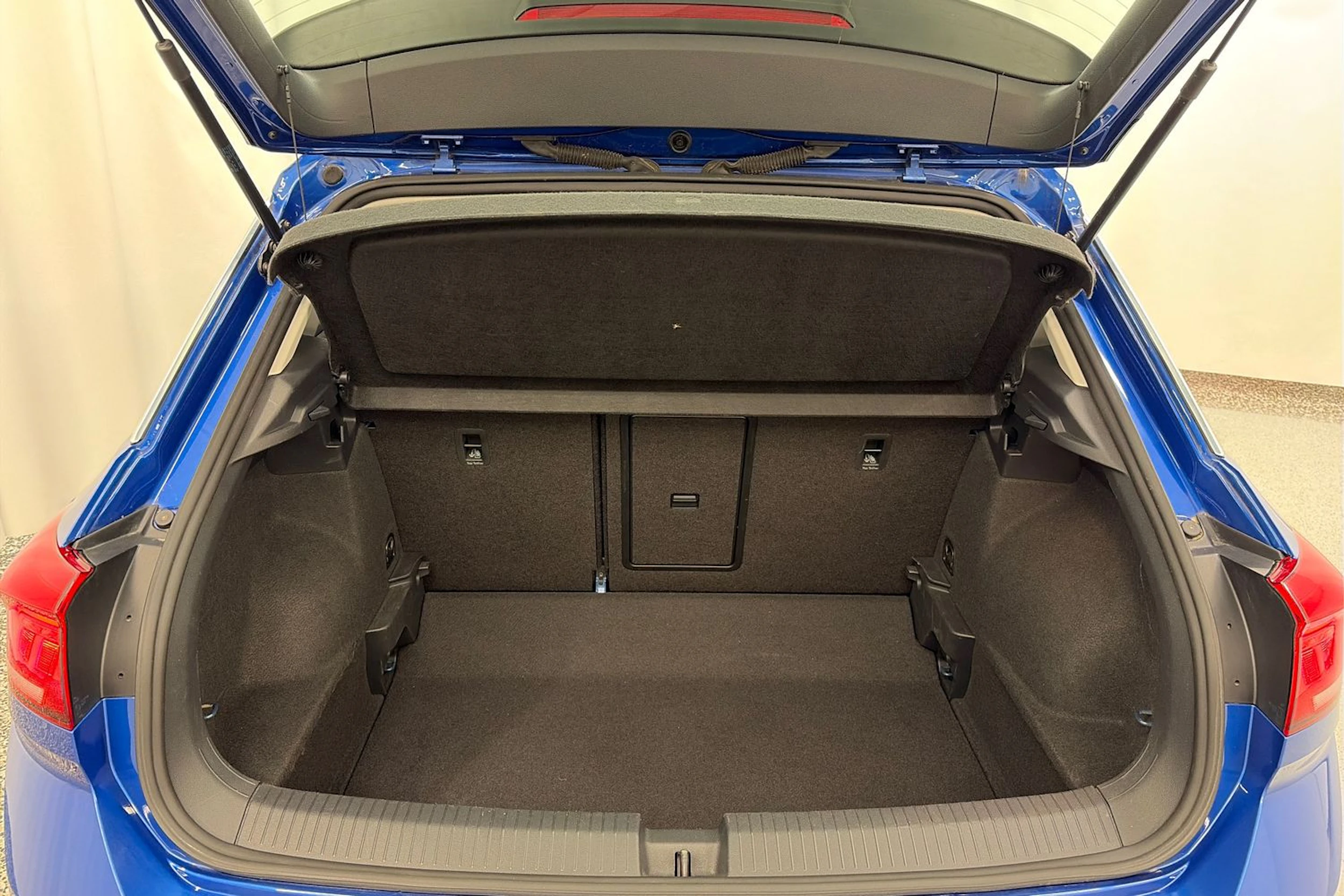 sininen Volkswagen T-Roc 2019 kuva 10.