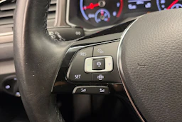 sininen Volkswagen T-Roc 2019 kuva 13.
