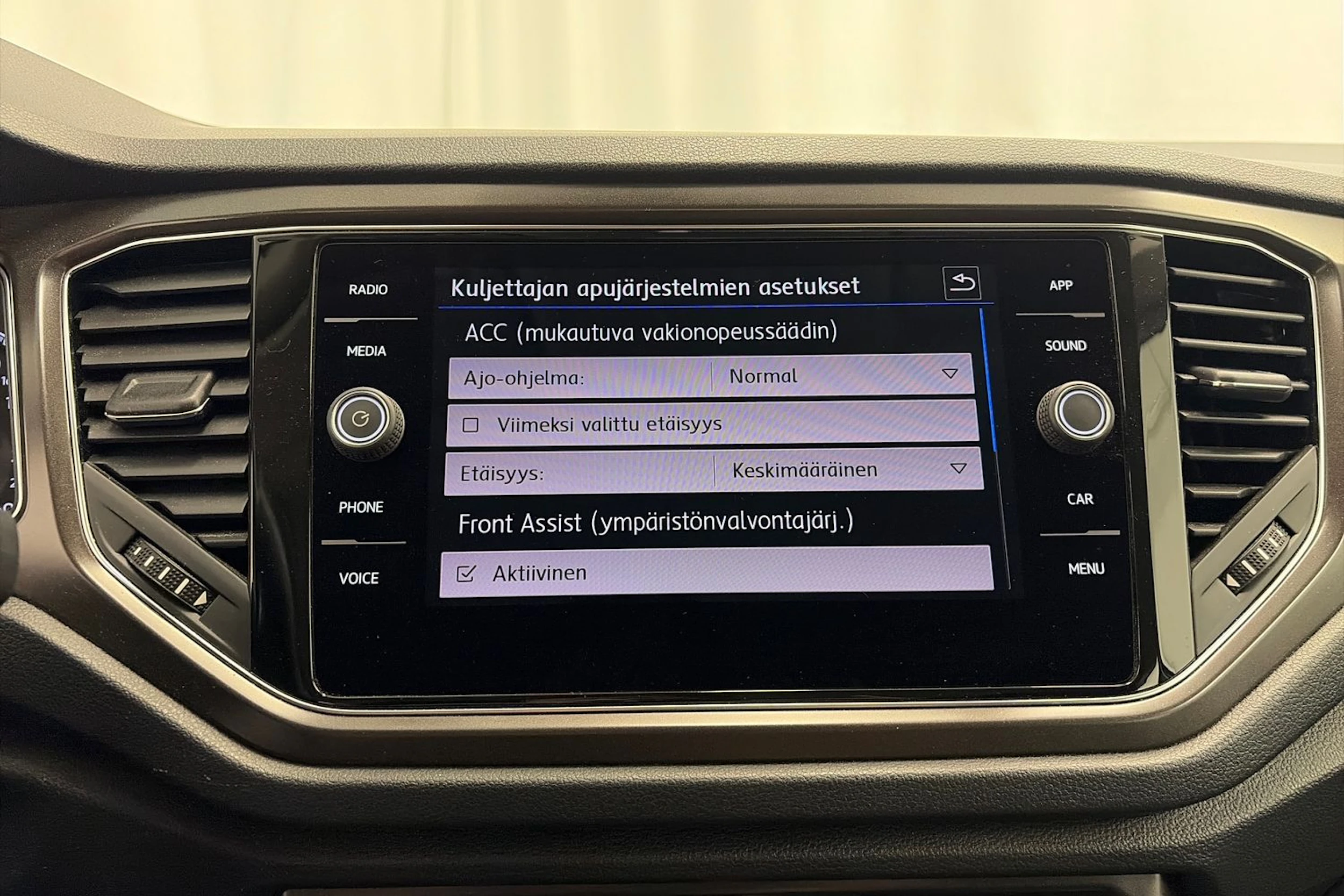 sininen Volkswagen T-Roc 2019 kuva 17.