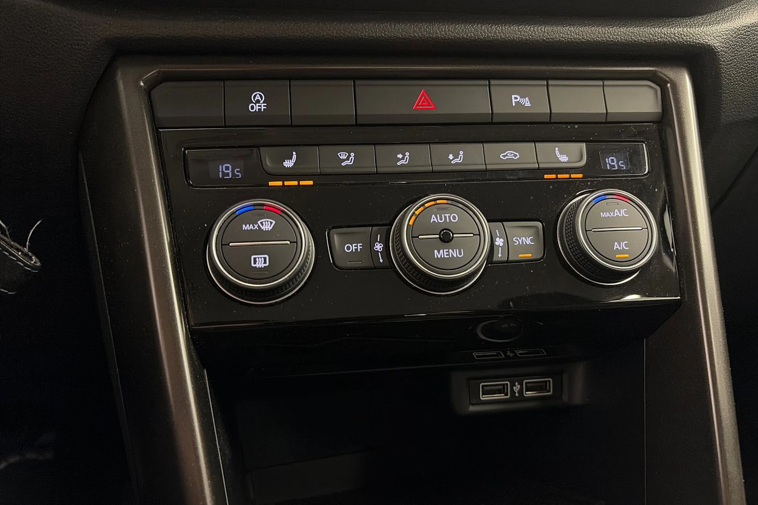 sininen Volkswagen T-Roc 2019 kuva 20.