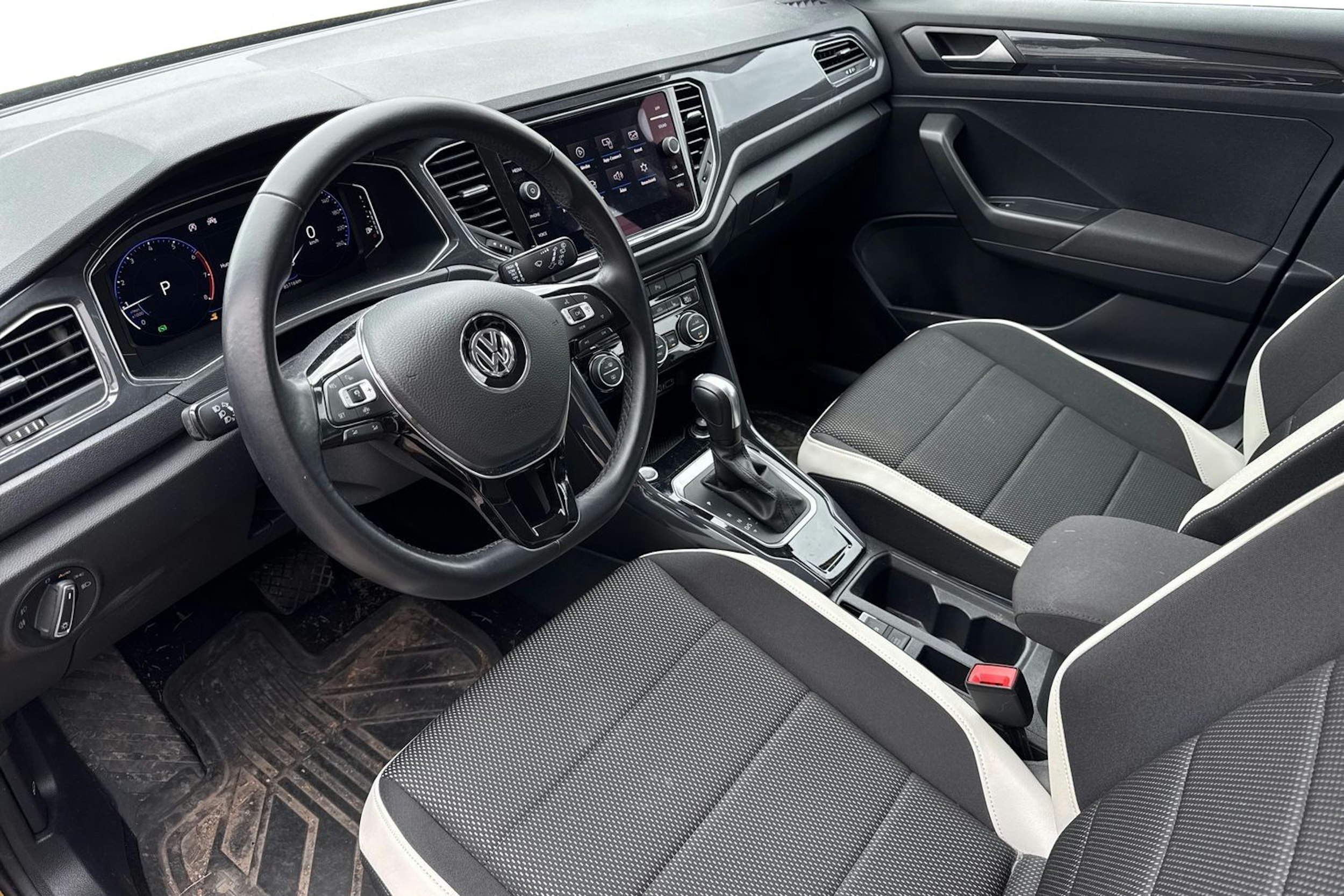 keltainen Volkswagen T-Roc 2020 kuva 3.