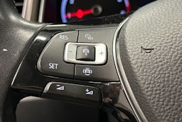 harmaa Volkswagen T-Roc 2019 kuva 16.