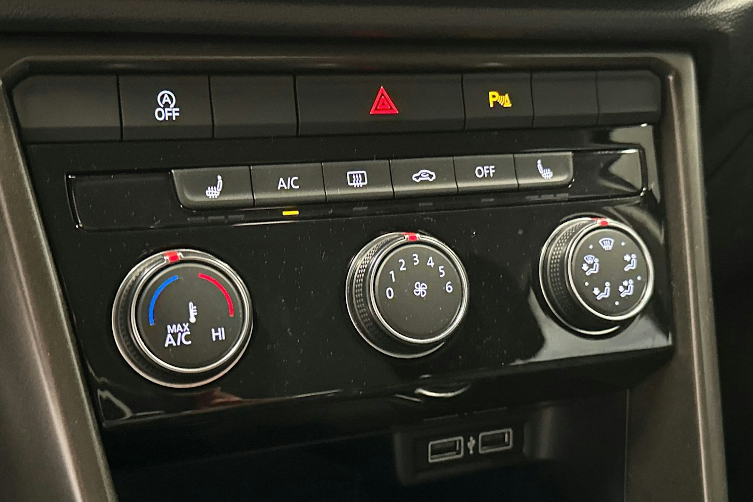 harmaa Volkswagen T-Roc 2019 kuva 23.