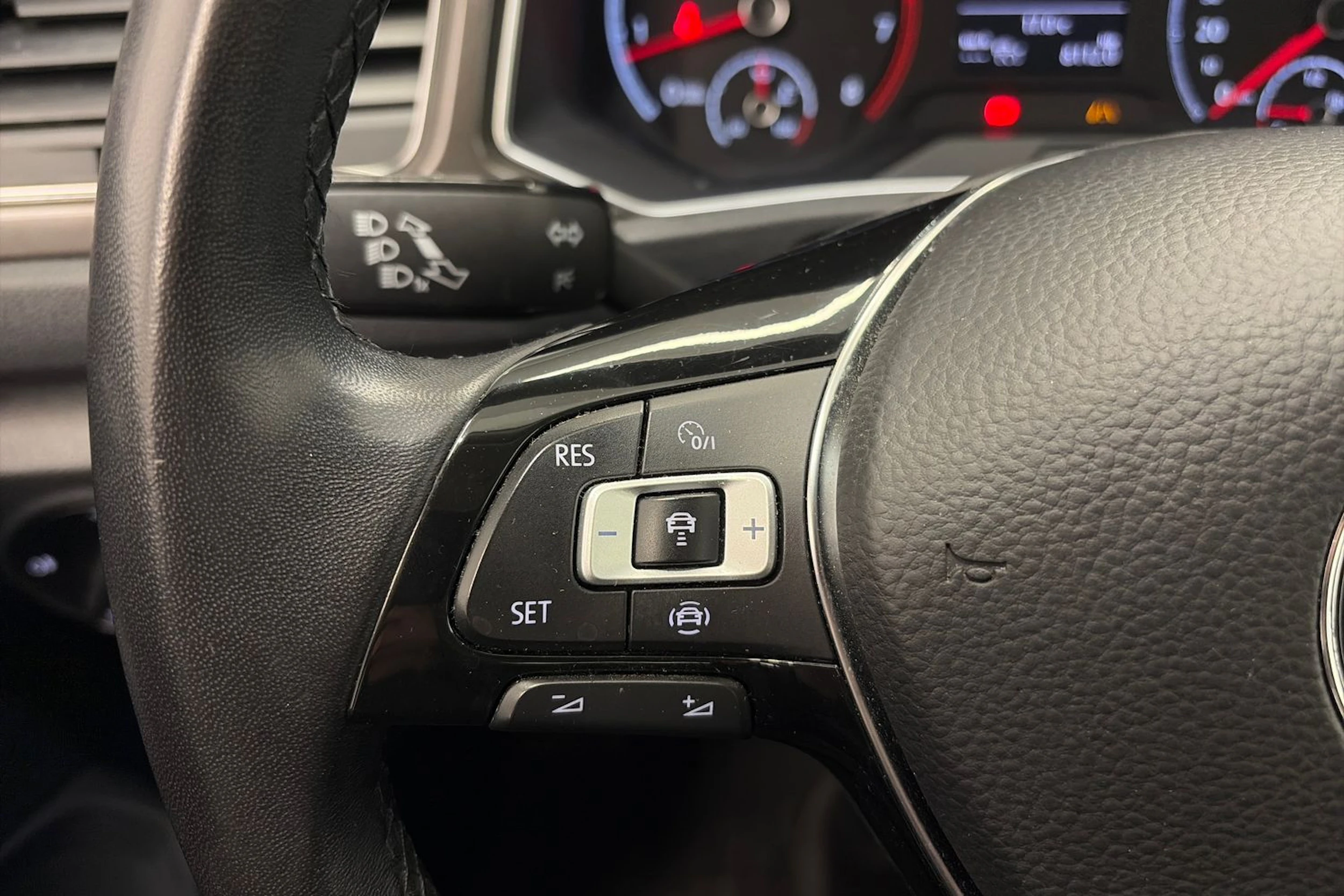 Ruskea (beige) Volkswagen T-Roc 2019 kuva 18.