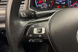 Ruskea (beige) Volkswagen T-Roc 2019 kuva 18.