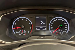 valkoinen Volkswagen T-Roc 2019 kuva 14.
