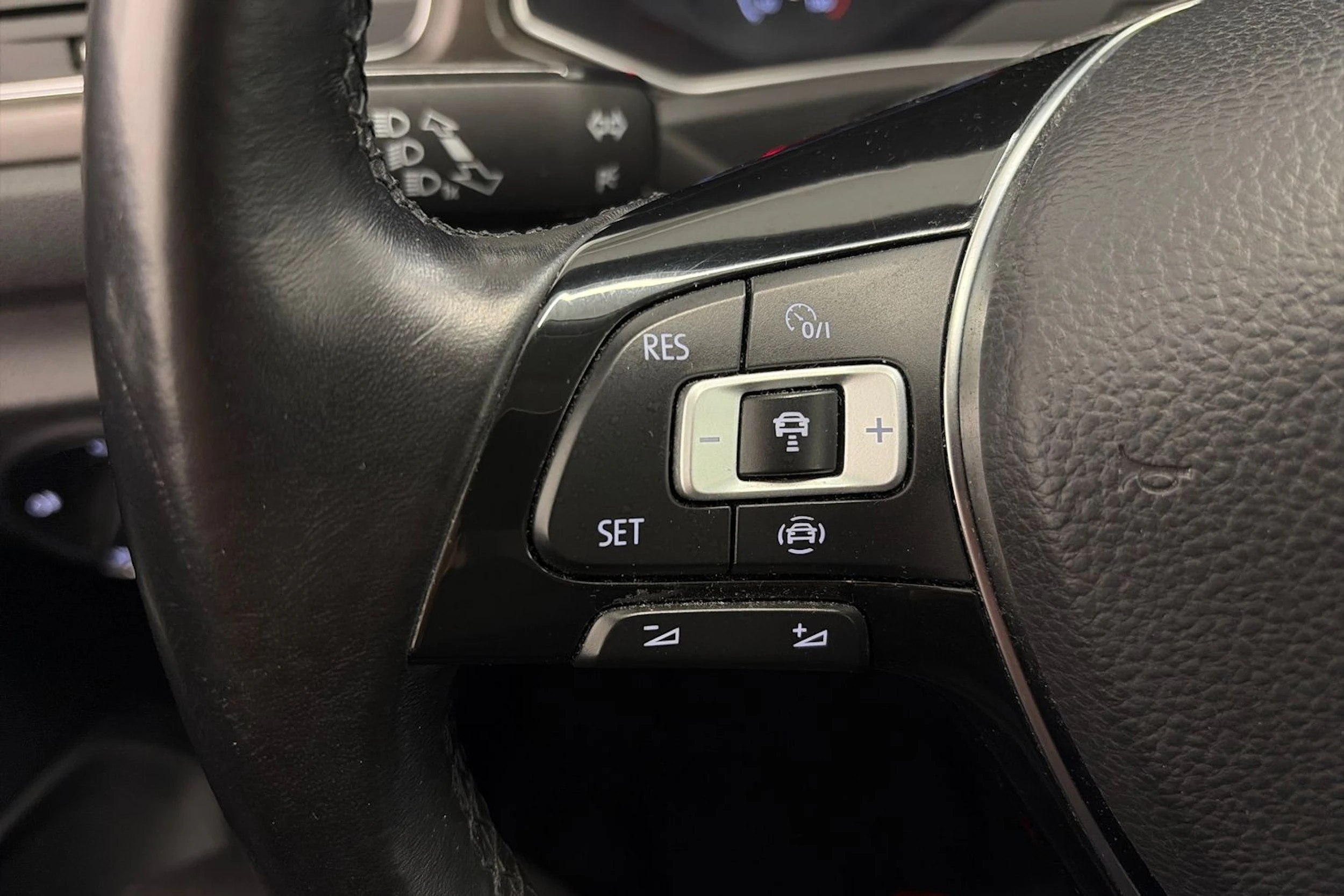 valkoinen Volkswagen T-Roc 2019 kuva 15.