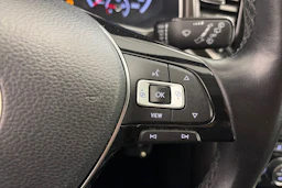 valkoinen Volkswagen T-Roc 2019 kuva 16.