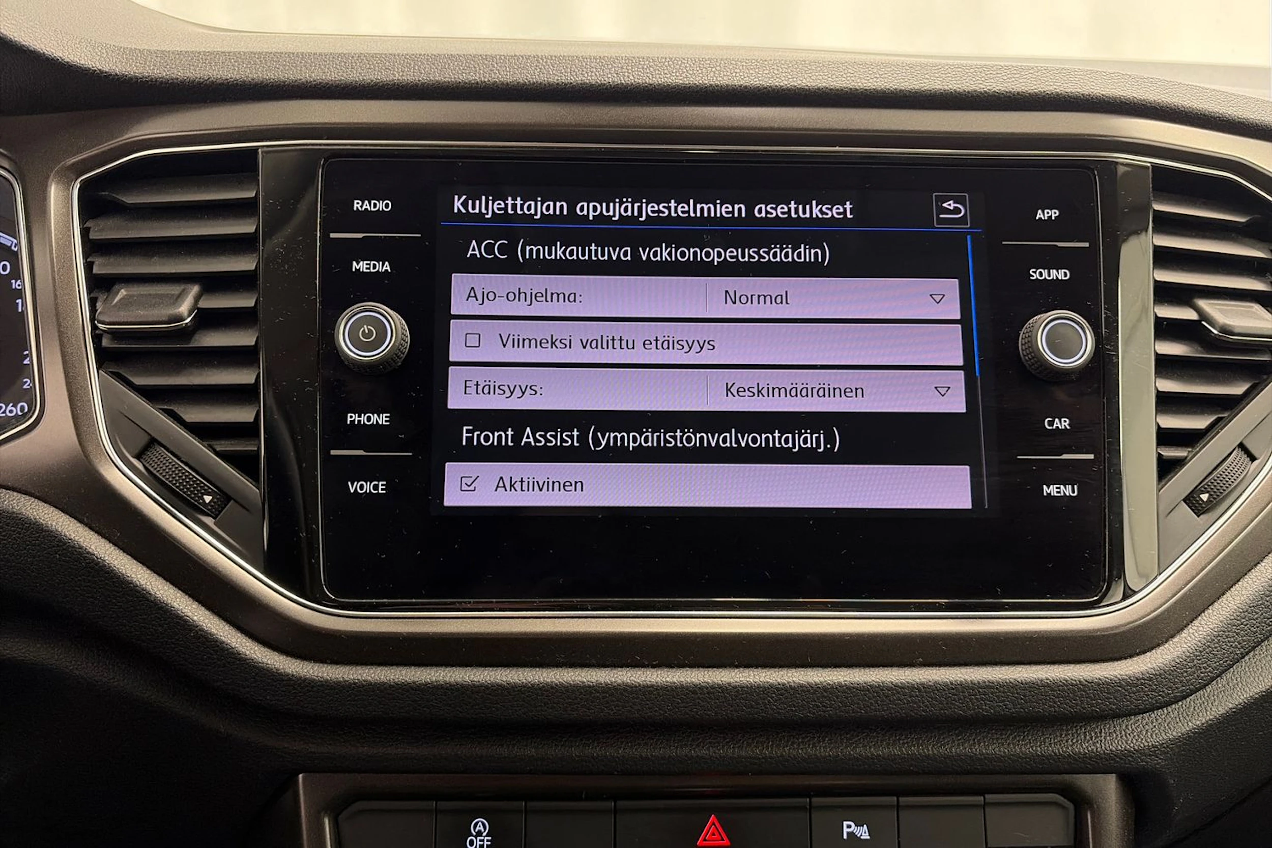 valkoinen Volkswagen T-Roc 2019 kuva 19.