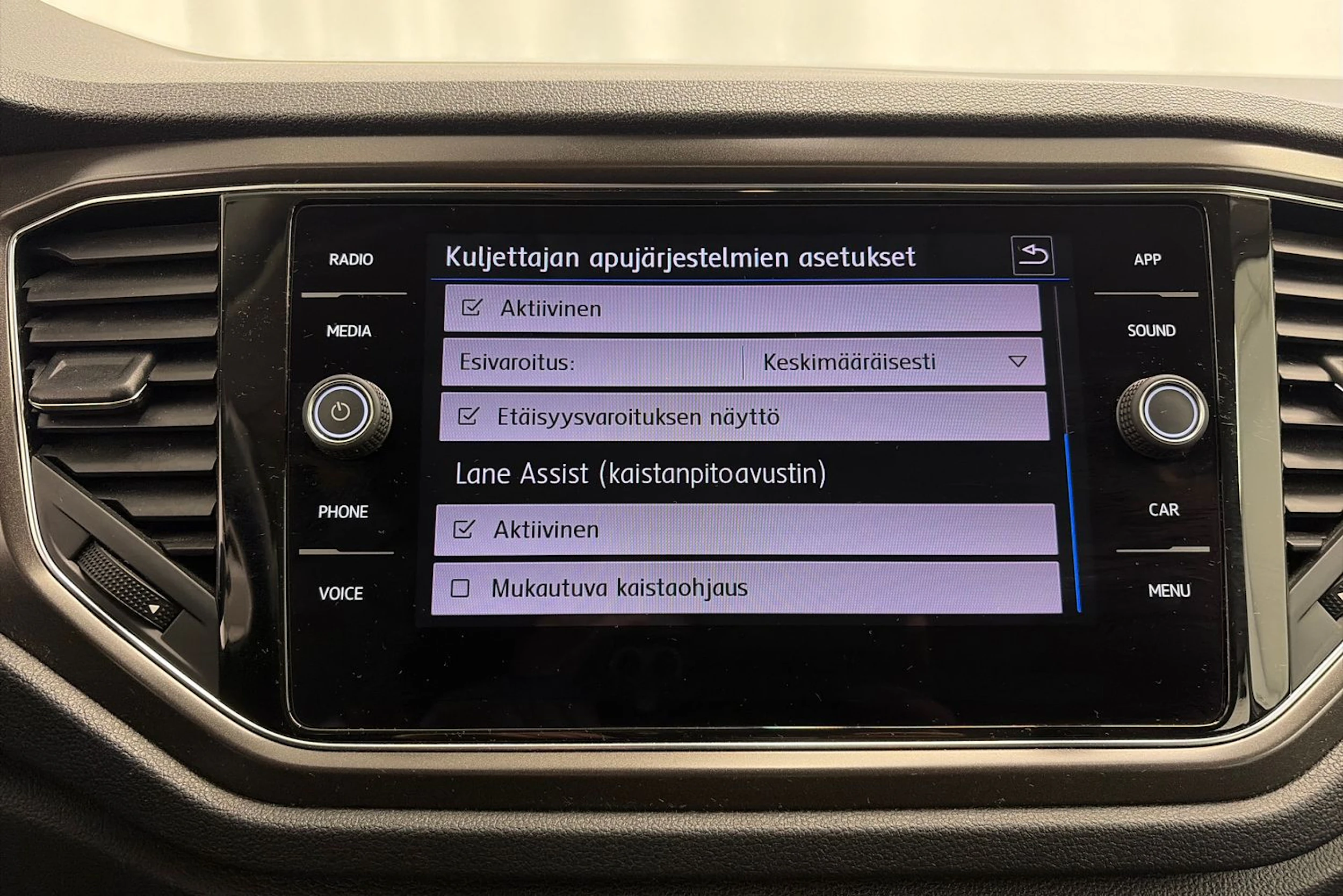 valkoinen Volkswagen T-Roc 2019 kuva 20.