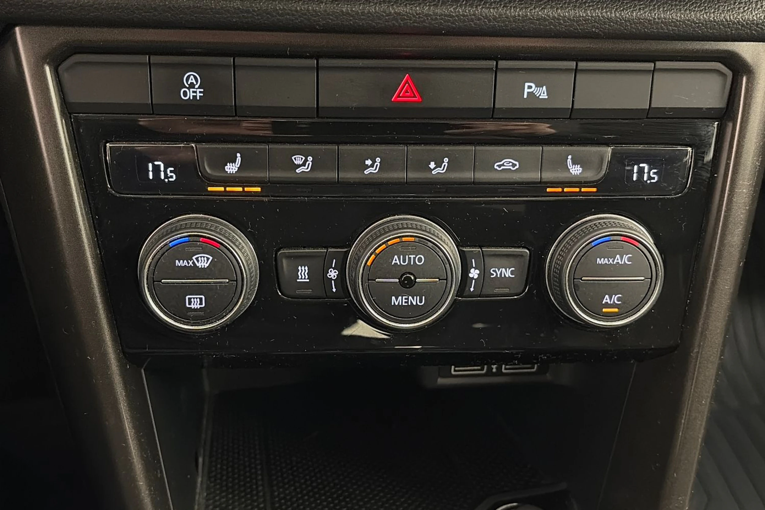 valkoinen Volkswagen T-Roc 2019 kuva 24.