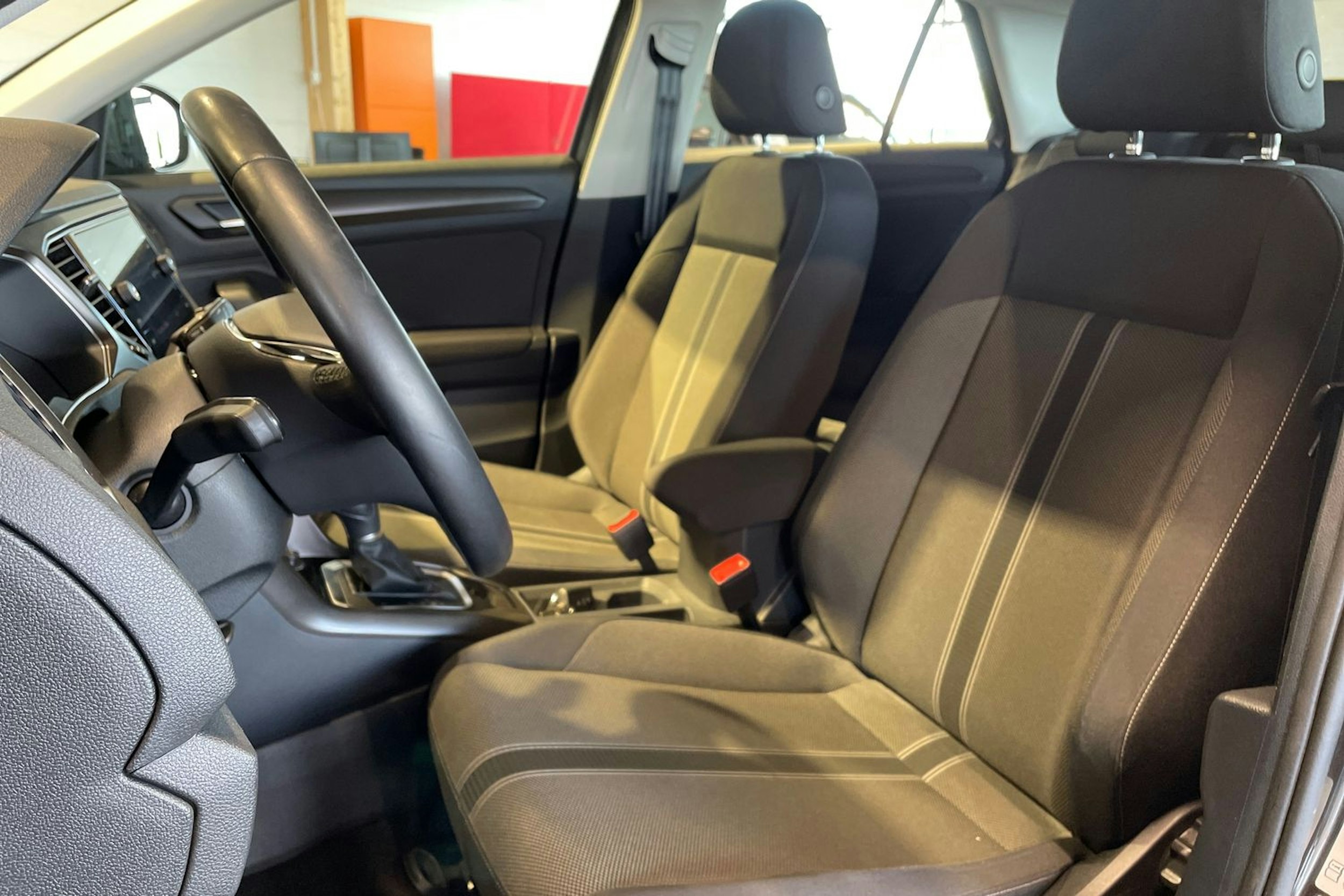 Ruskea (beige) Volkswagen T-Roc 2019 kuva 16.