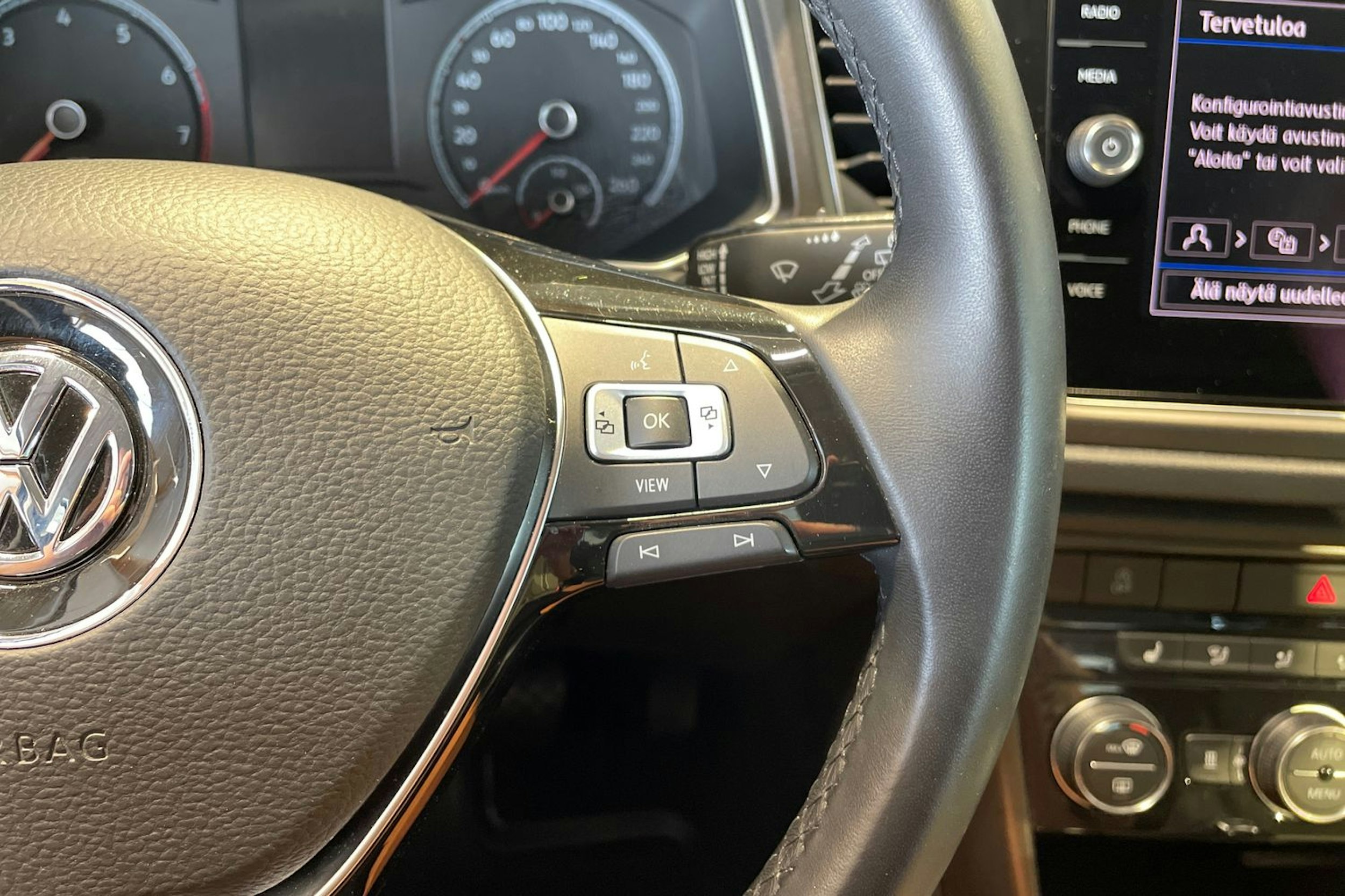 Ruskea (beige) Volkswagen T-Roc 2019 kuva 18.