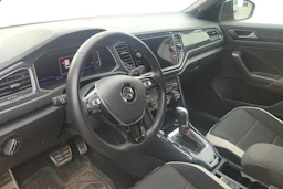 Punainen Volkswagen T-Roc 2019 kuva 3.