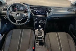 Sininen Volkswagen T-Roc 2019 kuva 9.