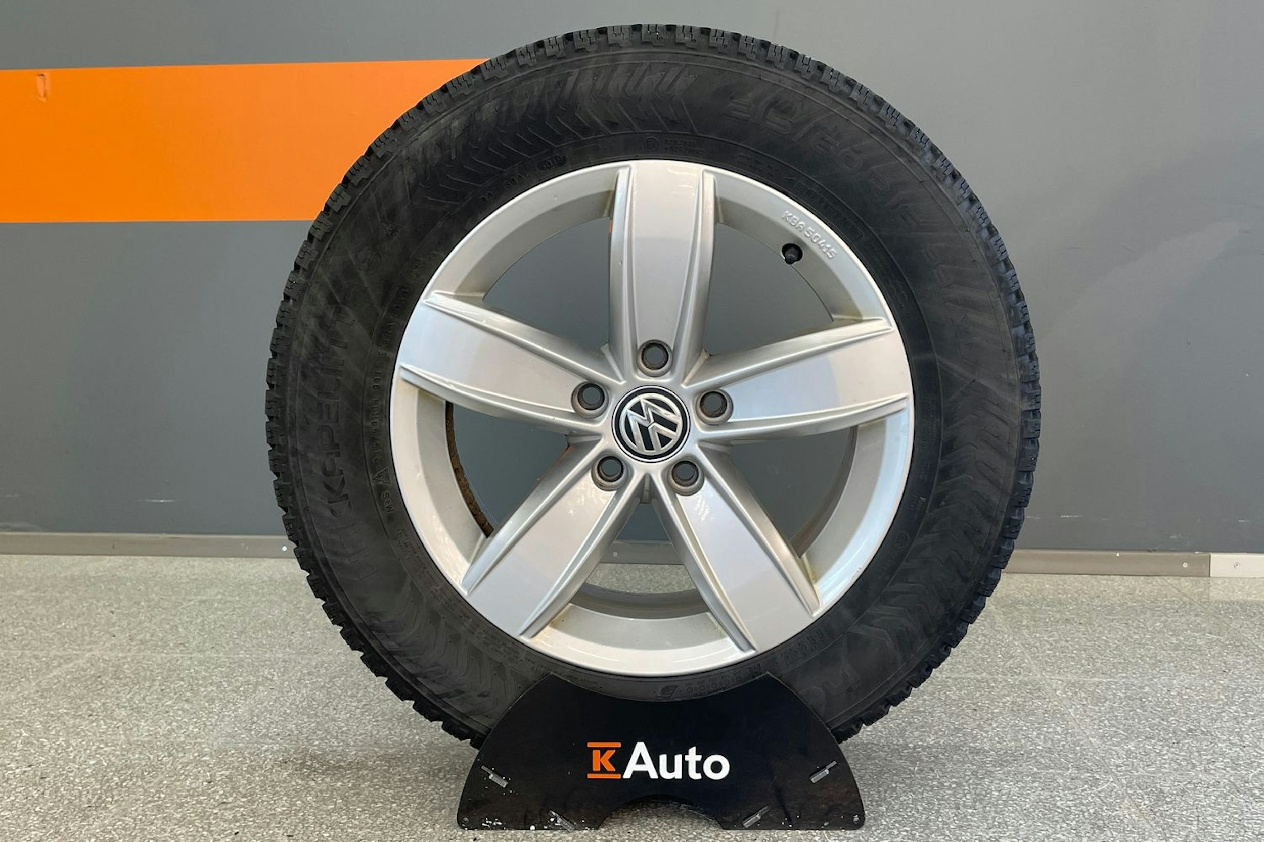 Sininen Volkswagen T-Roc 2019 kuva 13.