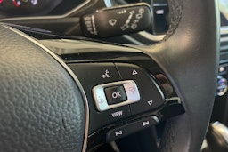 Sininen Volkswagen T-Roc 2019 kuva 18.