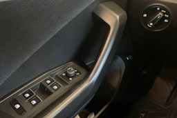 Sininen Volkswagen T-Roc 2019 kuva 19.