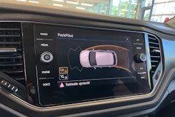 Sininen Volkswagen T-Roc 2019 kuva 21.