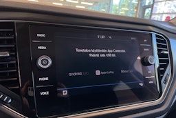 Sininen Volkswagen T-Roc 2019 kuva 22.