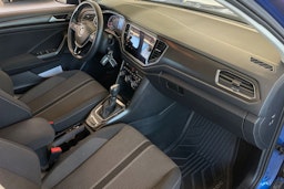 Sininen Volkswagen T-Roc 2019 kuva 24.
