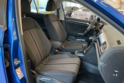 Sininen Volkswagen T-Roc 2019 kuva 25.