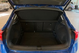 Sininen Volkswagen T-Roc 2019 kuva 26.