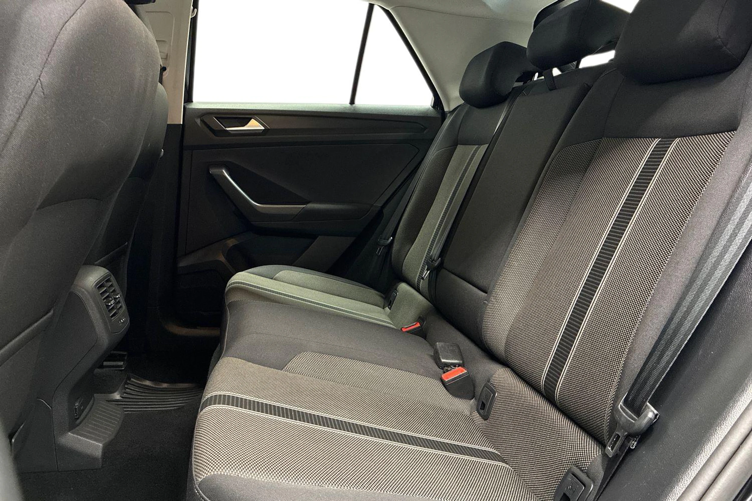 musta Volkswagen T-Roc 2019 kuva 11.