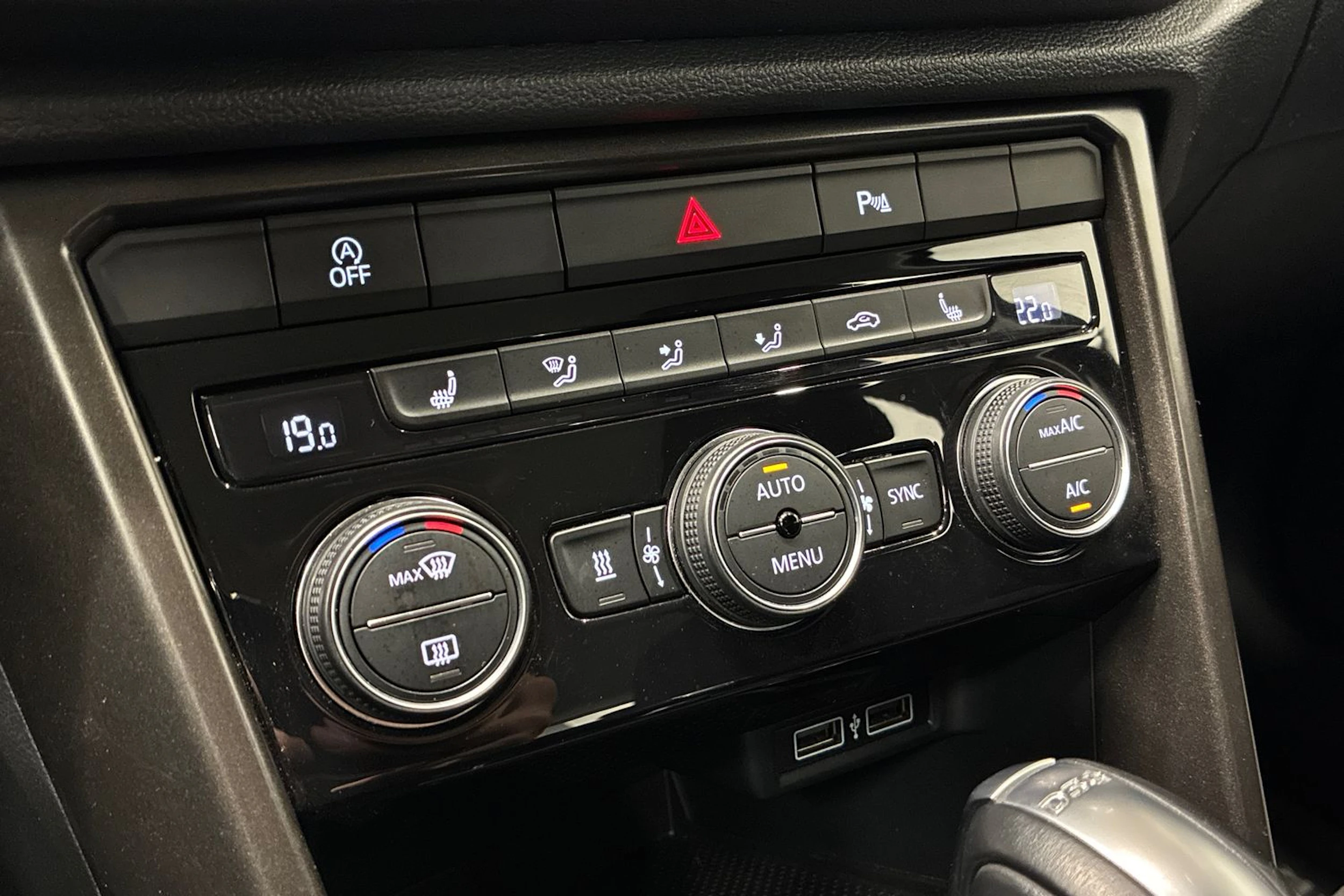 musta Volkswagen T-Roc 2019 kuva 21.