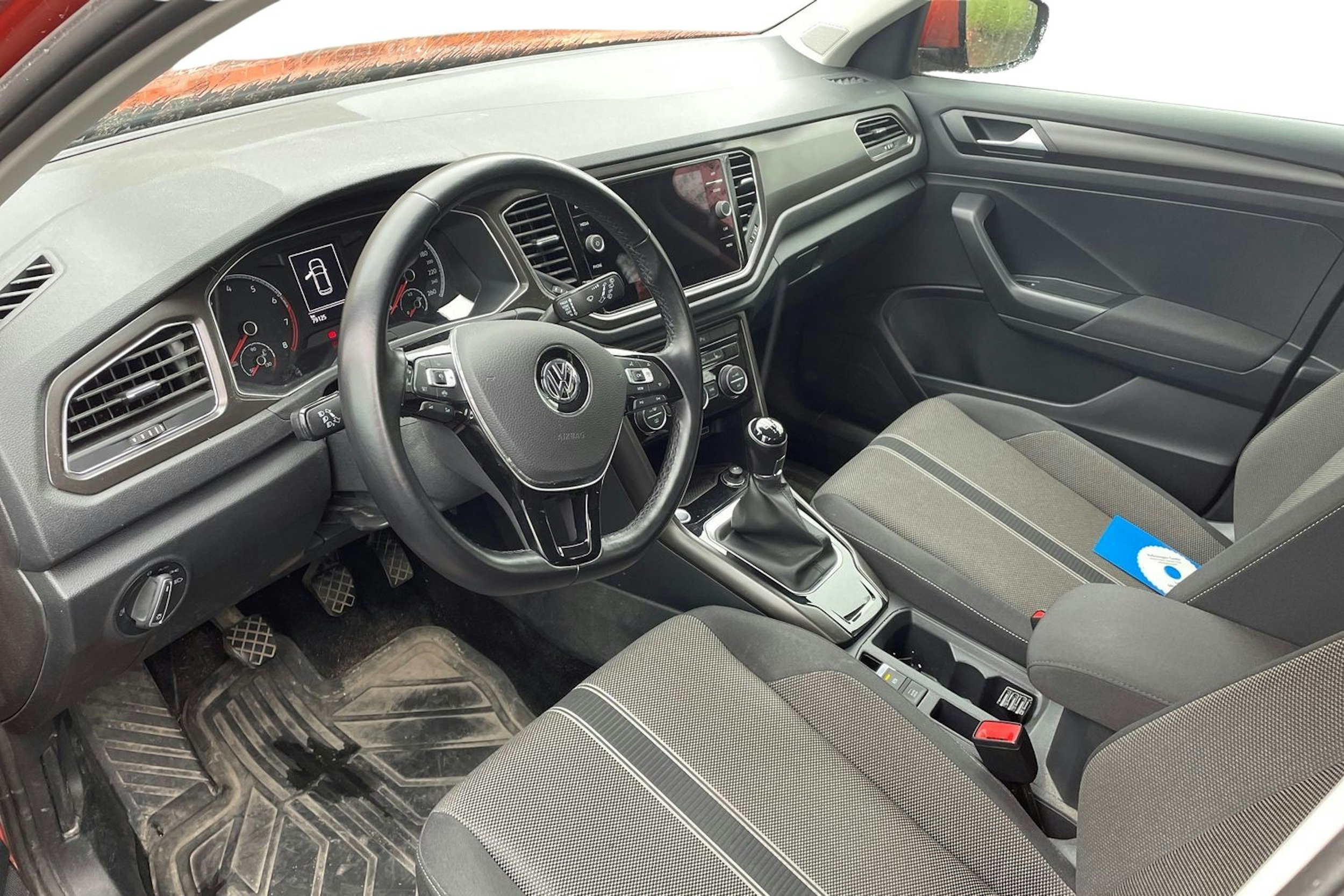 oranssi Volkswagen T-Roc 2019 kuva 3.