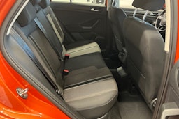 oranssi Volkswagen T-Roc 2019 kuva 17.