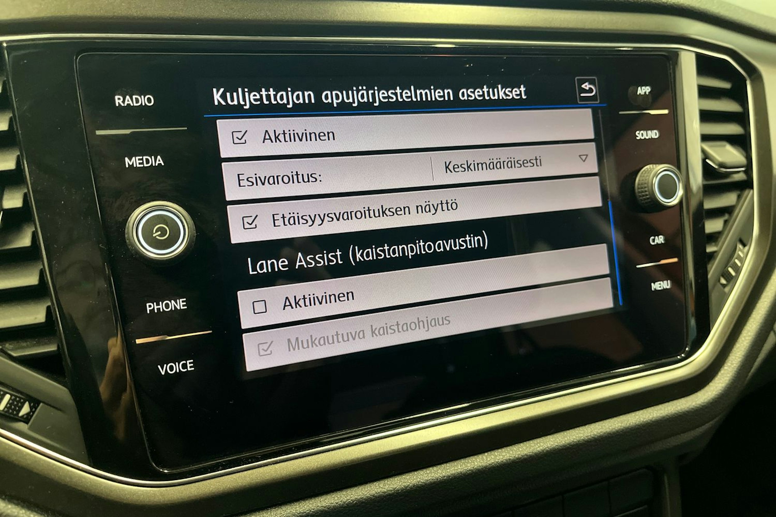 oranssi Volkswagen T-Roc 2019 kuva 23.