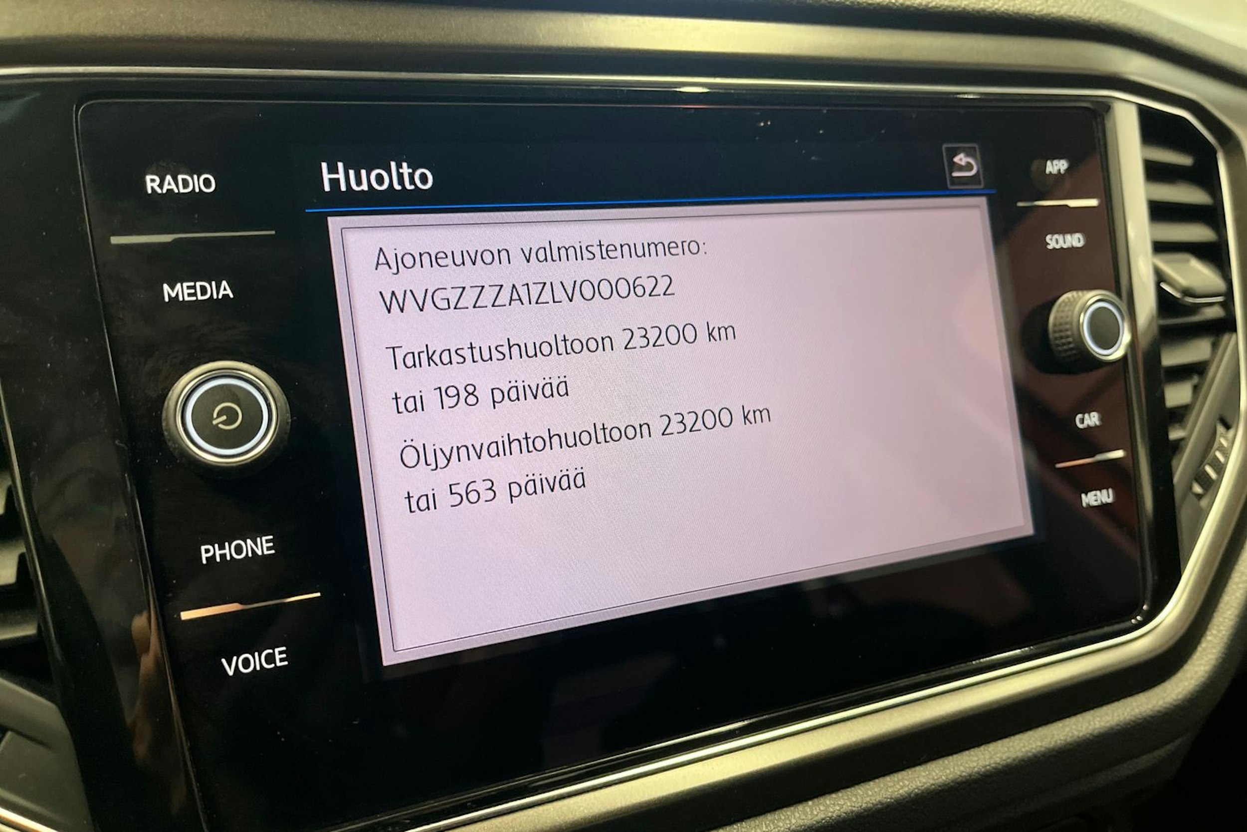 oranssi Volkswagen T-Roc 2019 kuva 24.