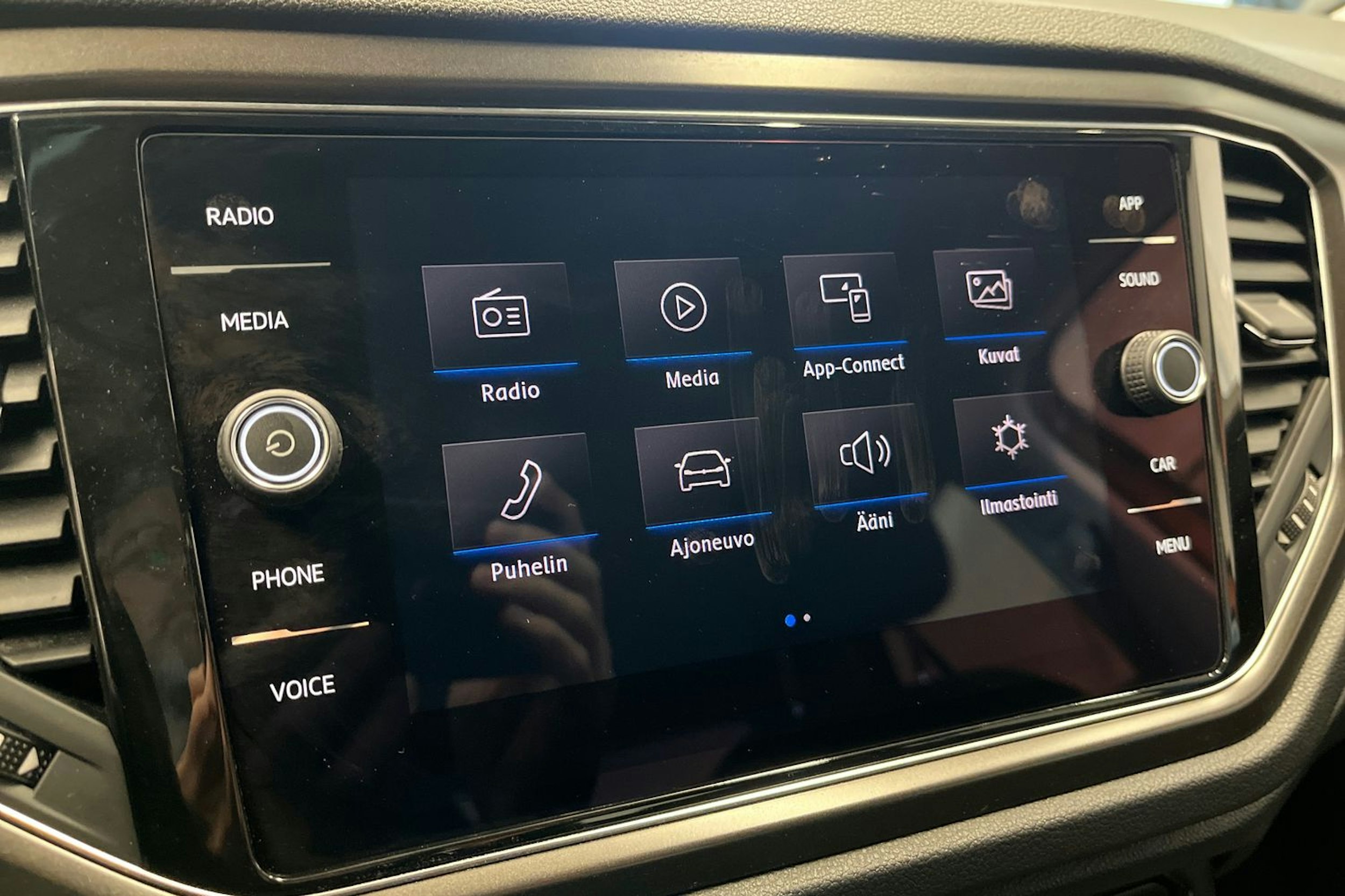 oranssi Volkswagen T-Roc 2019 kuva 25.