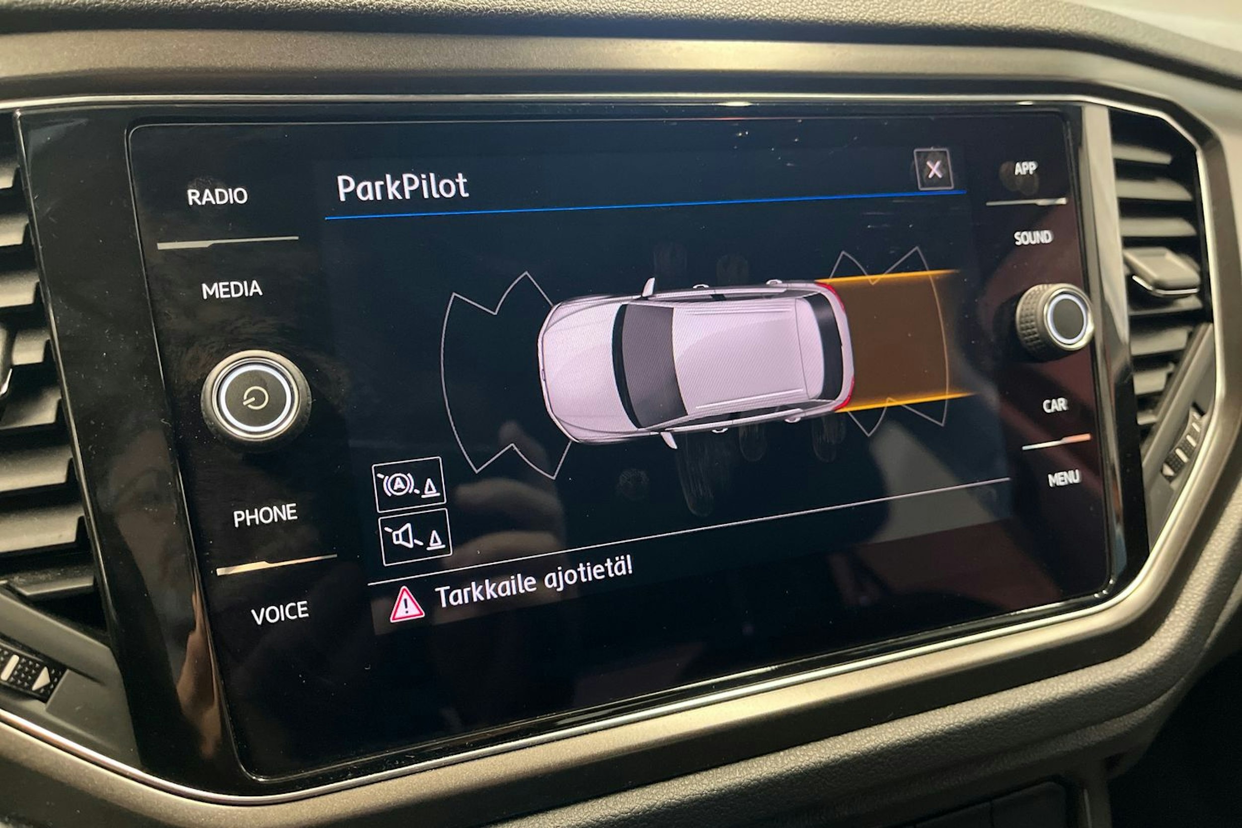 oranssi Volkswagen T-Roc 2019 kuva 26.