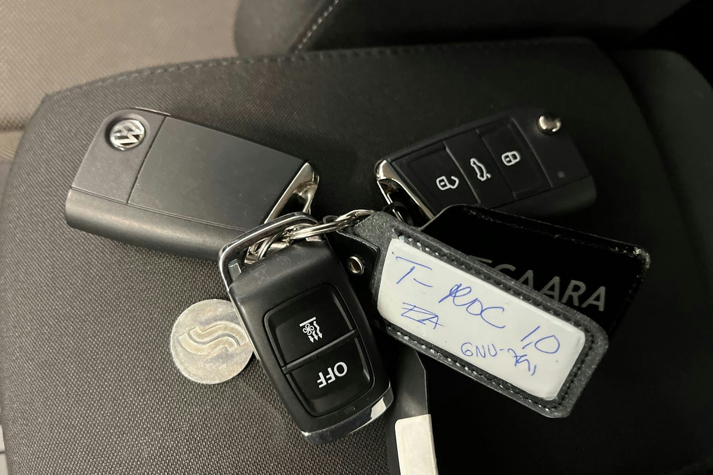 oranssi Volkswagen T-Roc 2019 kuva 31.