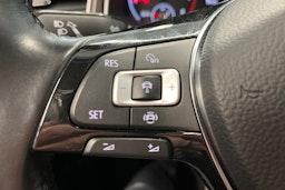 oranssi Volkswagen T-Roc 2019 kuva 32.