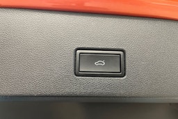oranssi Volkswagen T-Roc 2019 kuva 37.