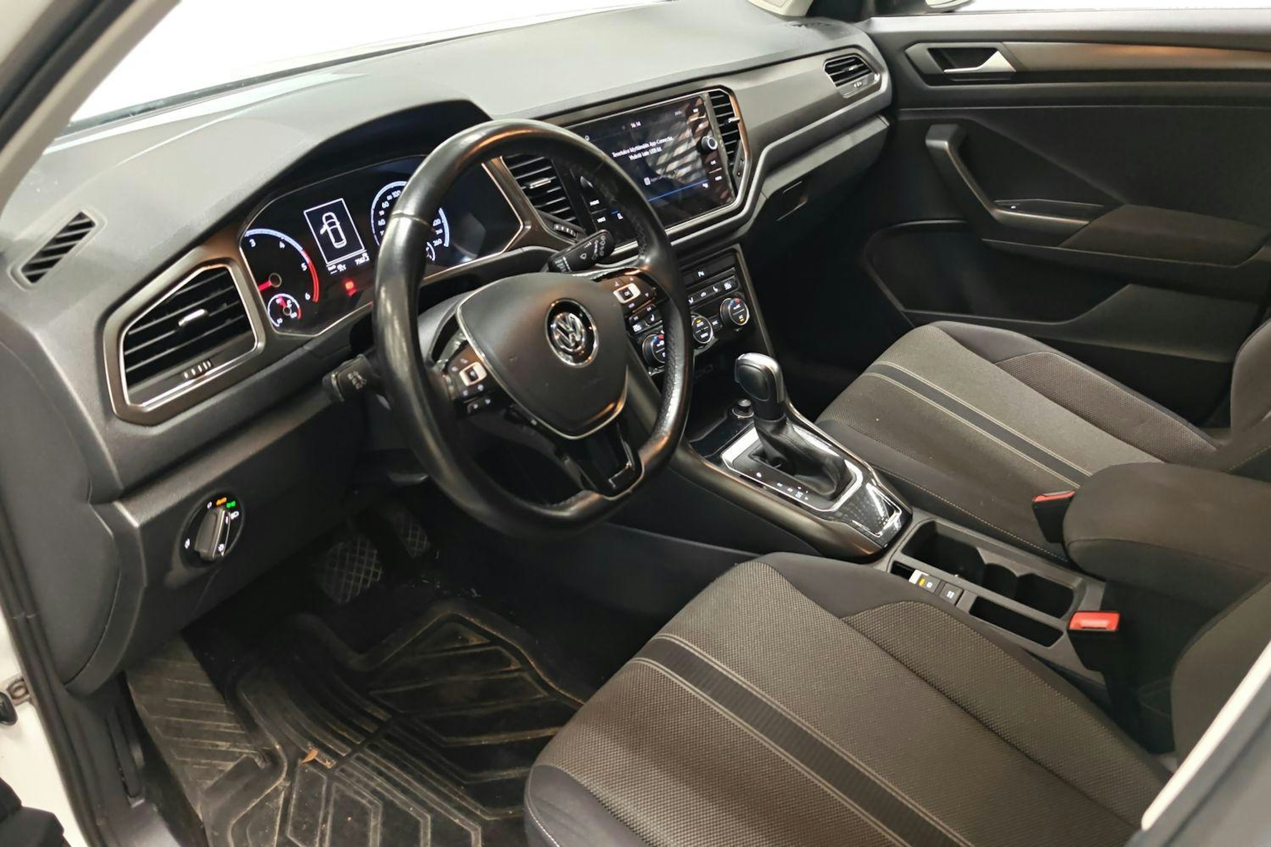 valkoinen Volkswagen T-Roc 2019 kuva 3.