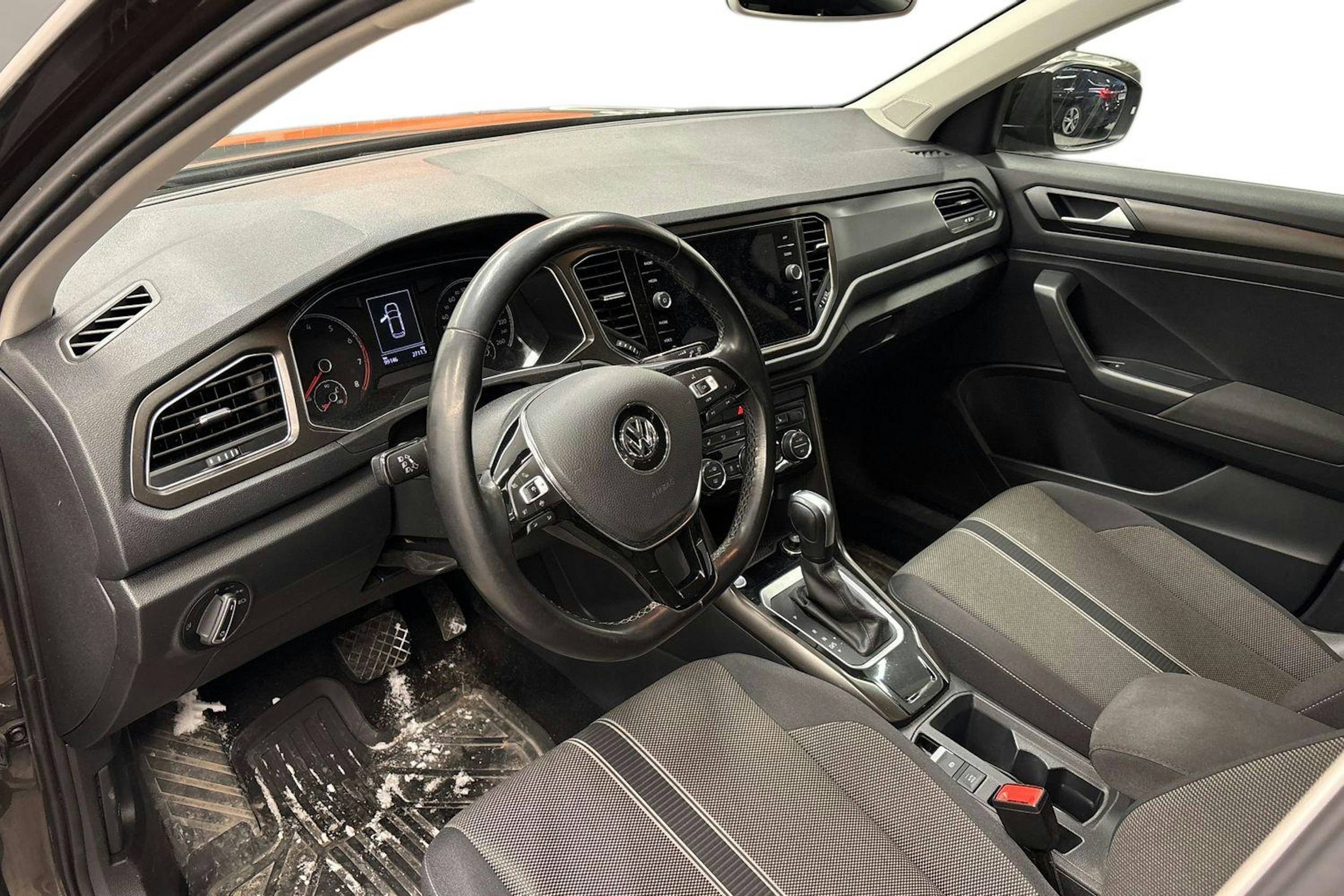 met. ruskea (beige) Volkswagen T-Roc 2020 kuva 3.