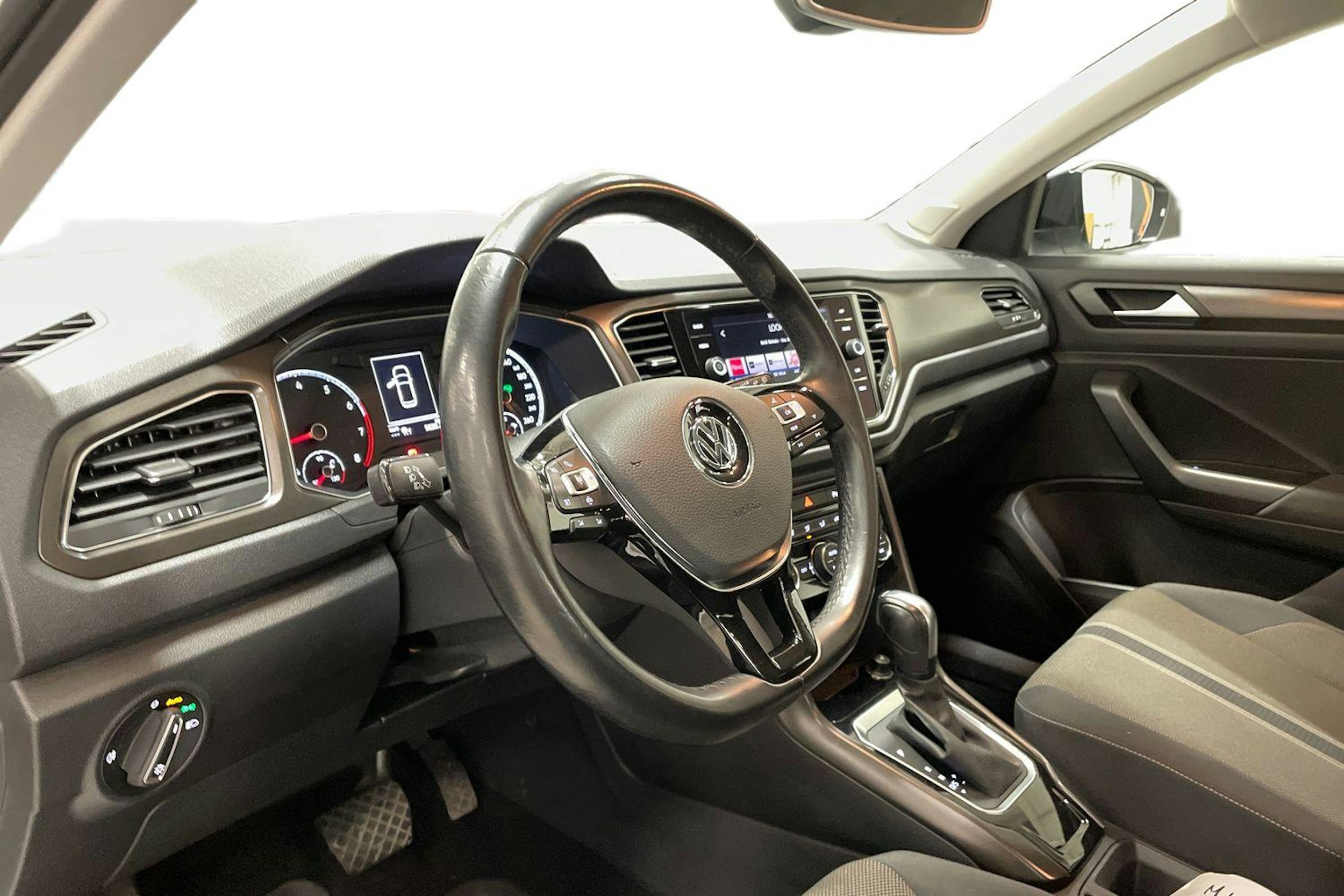 valkoinen Volkswagen T-Roc 2019 kuva 7.