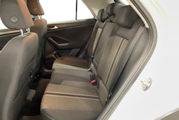 valkoinen Volkswagen T-Roc 2019 kuva 10.