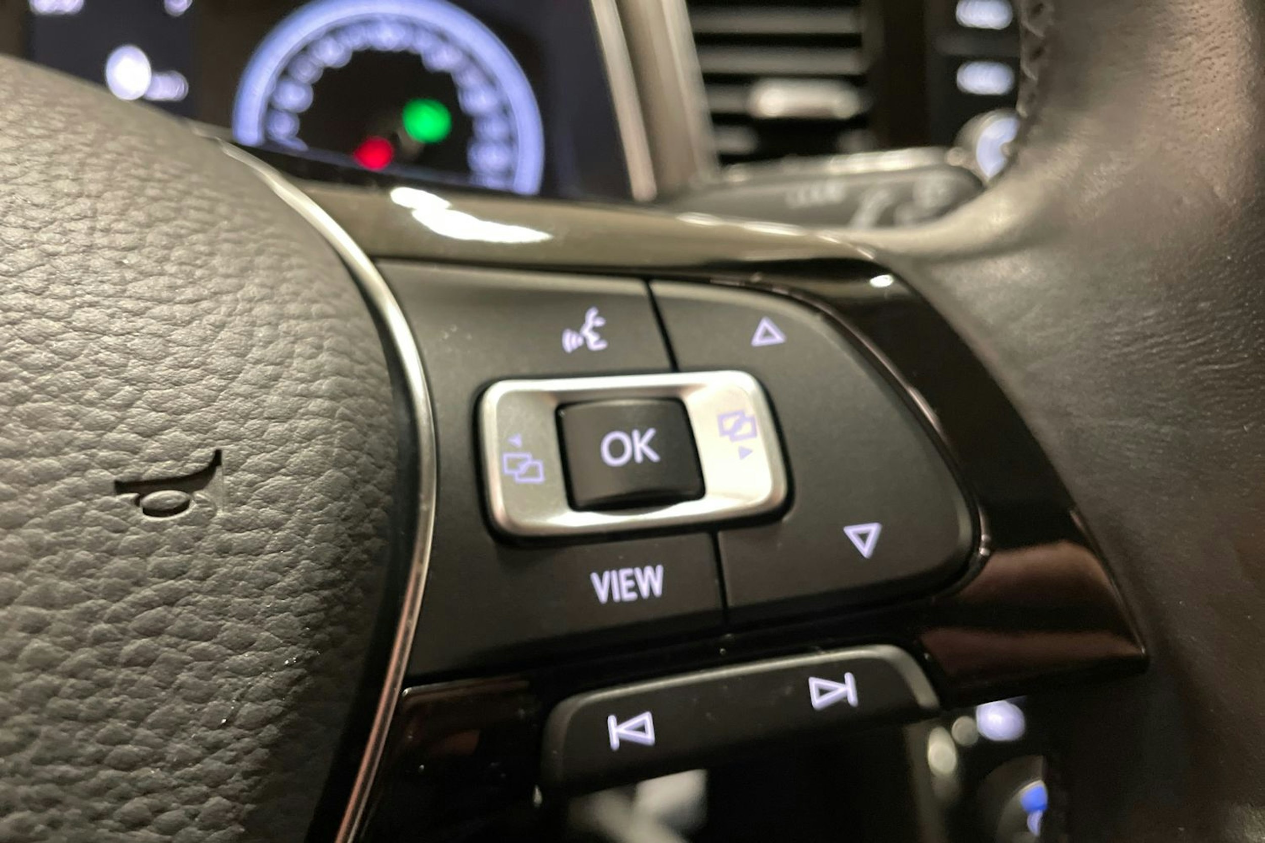 valkoinen Volkswagen T-Roc 2019 kuva 16.