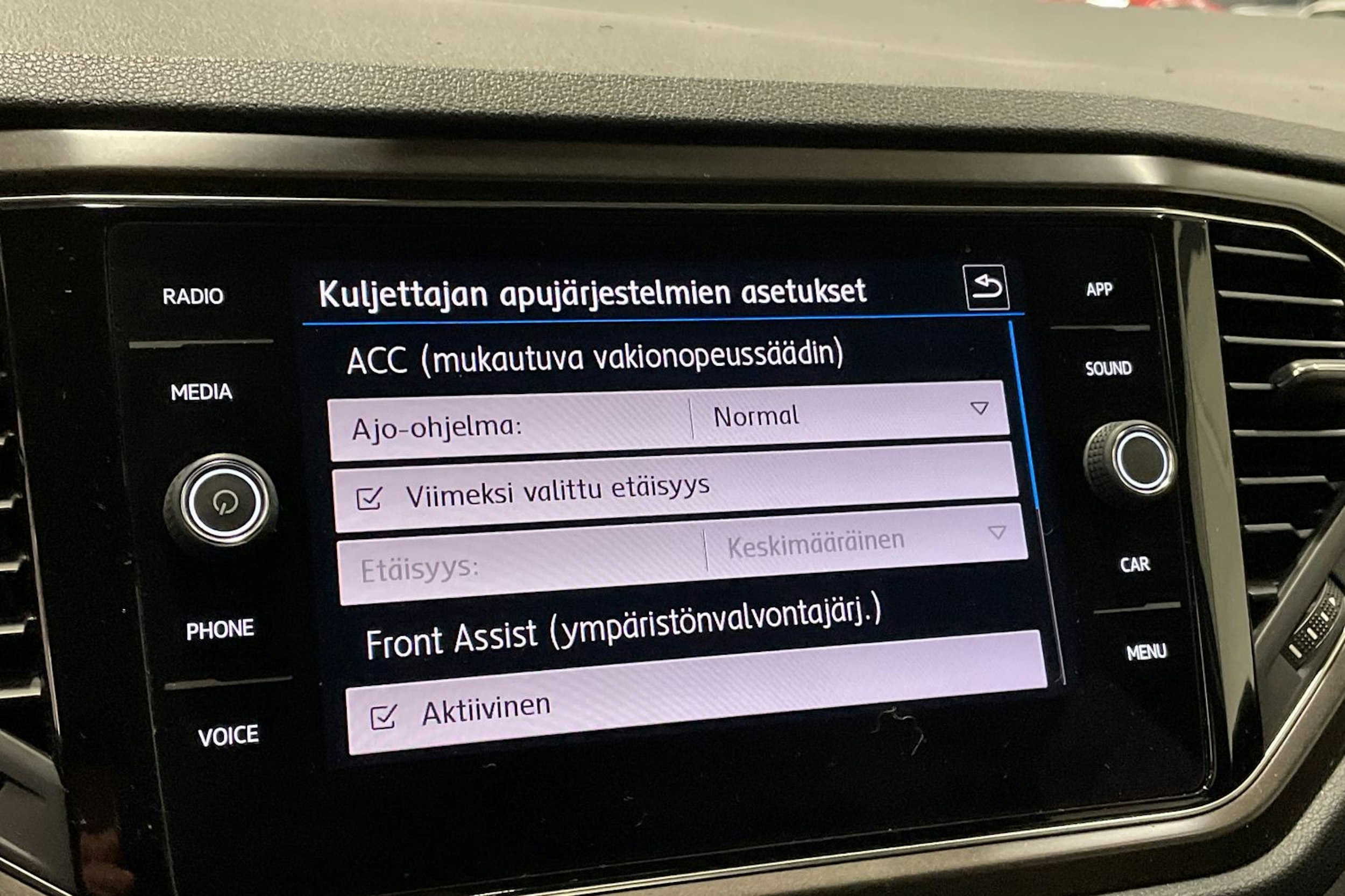 valkoinen Volkswagen T-Roc 2019 kuva 25.